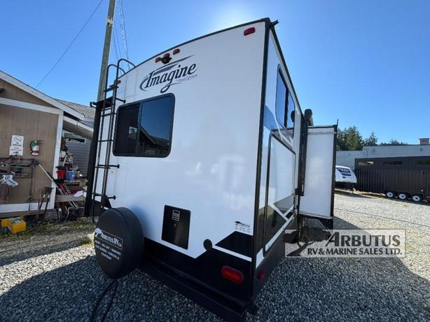 Used 2021 Grand Design Imagine 3250BH image 4