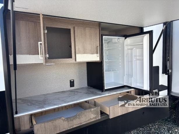 Used 2021 Grand Design Imagine 3250BH image 8