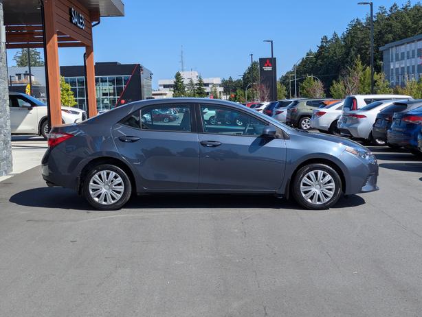 2016 Toyota Corolla LE - No Accidents, Heated Seats, Backup Cam image 5