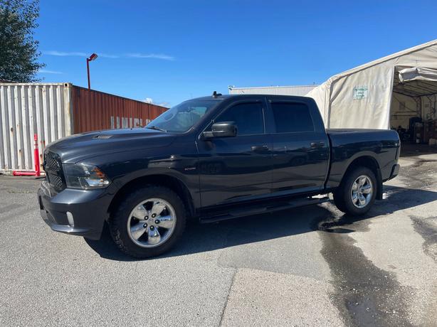 2021 RAM 1500 Classic Express 4x4 Crew Cab 5'7 Box | Cruise Control! image 4