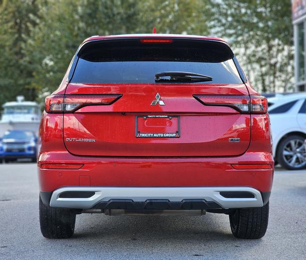 2022 Mitsubishi Outlander image 6