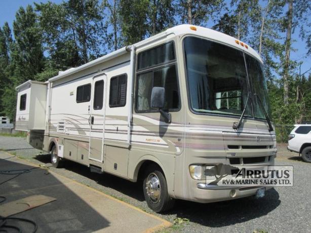 Used 2000 Fleetwood RV Pace Arrow 35N image 1
