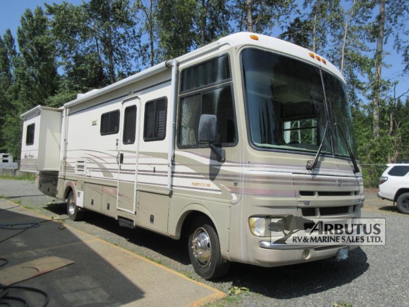 Used 2000 Fleetwood RV Pace Arrow 35N display photo