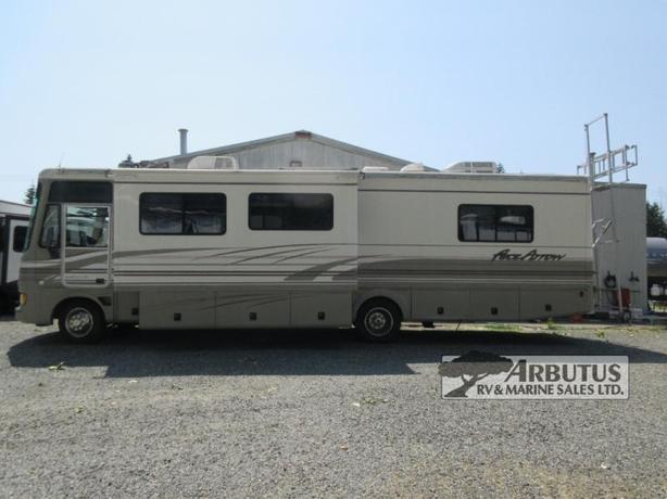 Used 2000 Fleetwood RV Pace Arrow 35N image 4