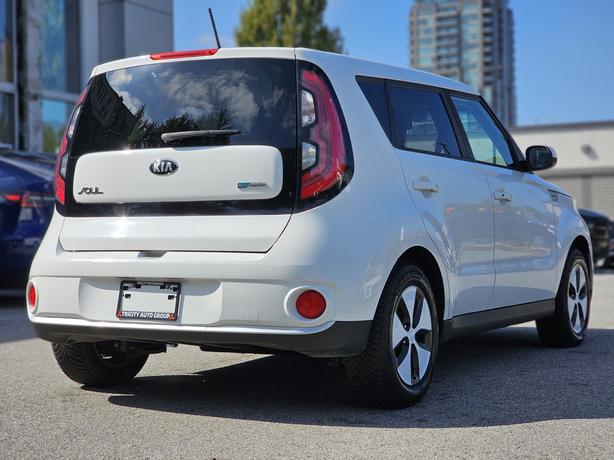 2016 Kia Soul EV - Heated Seats, Cruise Control, BlueTooth image 5