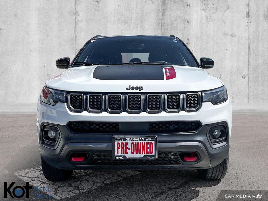 2024 Jeep Compass Trailhawk | Remote Start | Heated Steering Wheel | Apple CarPl display photo