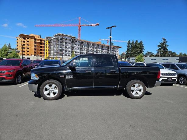 2023 RAM 1500 Classic SLT 4x4 Crew Cab 5'7 Box | No Reported Accidents! image 3