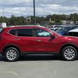2017 Nissan Rogue S AWD - Remote keyless Entry & Heated Front Seats thumbnail image 5