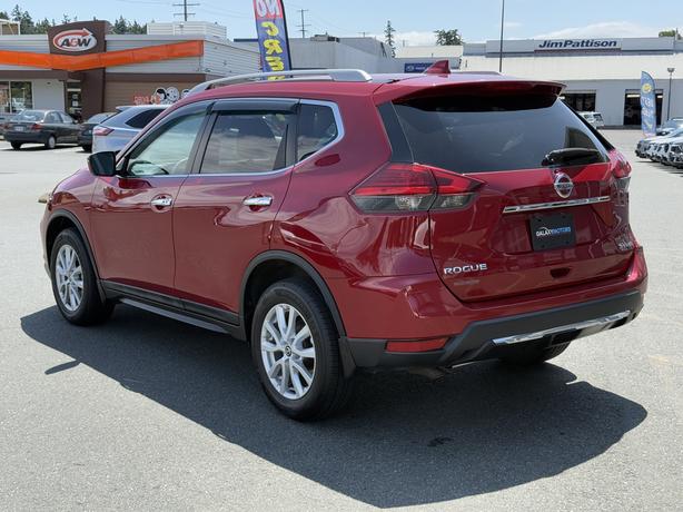 2017 Nissan Rogue S AWD - Remote keyless Entry & Heated Front Seats image 8
