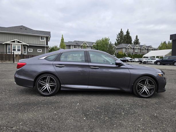 2022 Honda Accord Sedan Touring - No Accidents, One Owner, Sunroof image 6