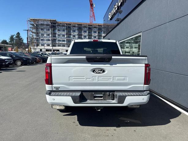 2024 Ford F-150 XLT 4WD SuperCrew 5.5' Box | No Reported Accidents | Low KM! image 5