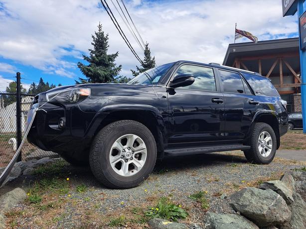 2022 Toyota 4Runner SR5 - 7 SEATER image 3