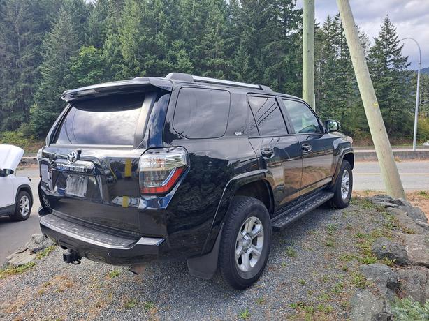 2022 Toyota 4Runner SR5 - 7 SEATER image 7