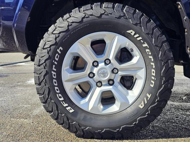 2017 Toyota 4Runner 4WD 4dr V6 SR5 image 5