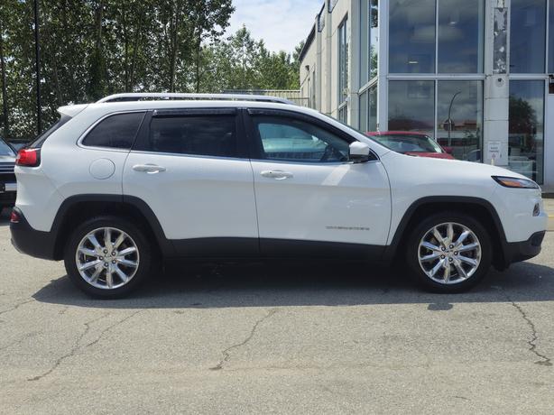 2016 Jeep Cherokee Limited - No Accidents, Leather, Panoramic Sunroof image 4