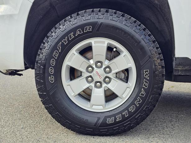 2016 GMC Canyon Extended Cab Long Box 4-Wheel Drive image 6