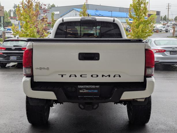 2018 Toyota Tacoma SR5 - 3.5L V6, Double Cab, 6' Box, 4x4 image 7