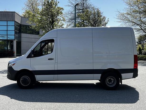 2022 Mercedes-Benz Sprinter 3500 High Roof Cargo Van 144 Inch WheelBase image 6