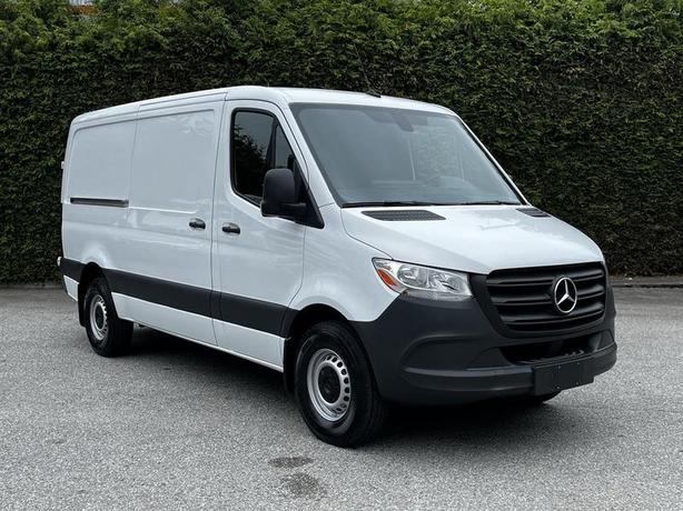 2020 Mercedes-Benz Sprinter 2500 Low Roof Diesel Cargo Van with 144-in WheelBase image 1