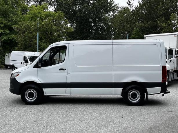 2020 Mercedes-Benz Sprinter 2500 Low Roof Diesel Cargo Van with 144-in WheelBase image 6