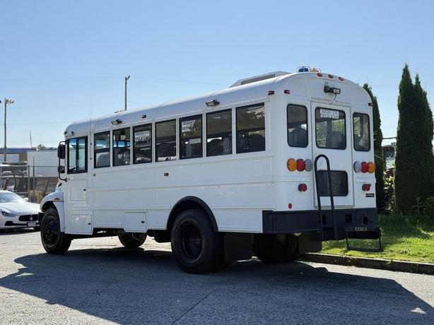 2014 International 4200 21 Passenger Diesel Bus with Seatbelts Hydraulic Brakes image 7