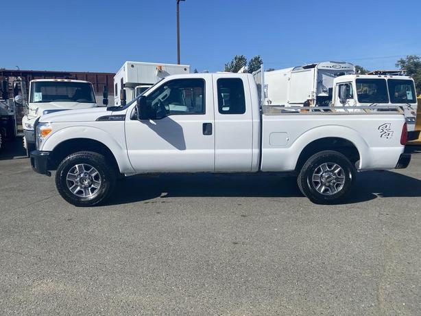 2014 Ford F-250 SD XL SuperCab short Bed 4WD image 2