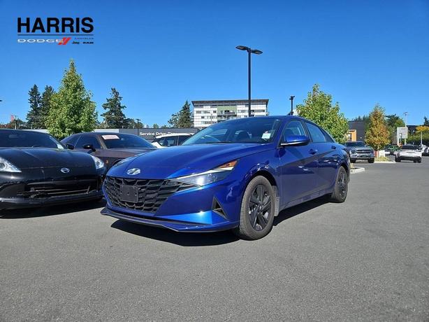 2022 Hyundai Elantra Preferred IVT | Power Sunroof | Tech Package! image 1