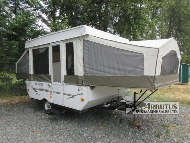 Used 2009 Forest River RV Rockwood Freedom LTD Series 1940LTD image 1