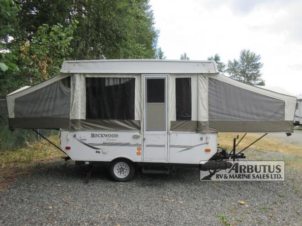 Used 2009 Forest River RV Rockwood Freedom LTD Series 1940LTD image 7