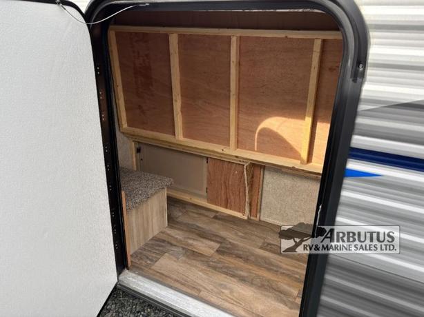 Used 2020 Coachmen RV Catalina Summit Series 172BHS image 6