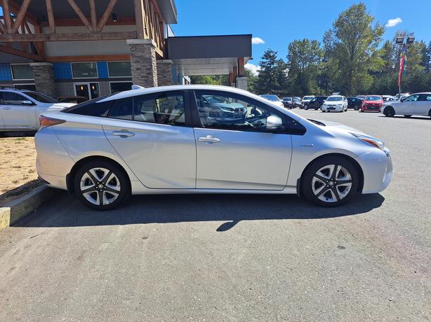 2018 Toyota Prius Touring Hybrid - Nav, Heated Seats image 5