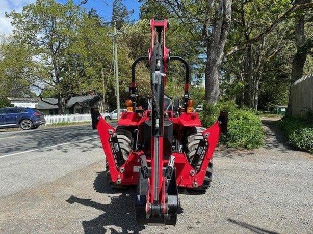 2024 Mahindra 1600 Series 1626 Shuttle image 6