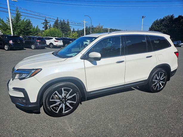 2019 Honda  Pilot Touring 8-Passenger image 2