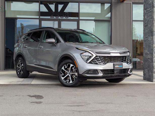 2024 Kia Sportage EX - No Accidents, Heated Seats, Sunroof, AWD image 4