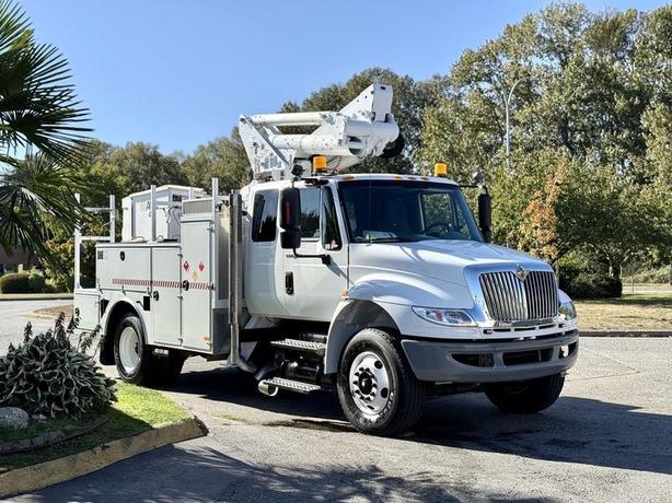2010 International 4300 Altec Bucket Truck with Diesel Engine, Air Brakes & Serv image 1