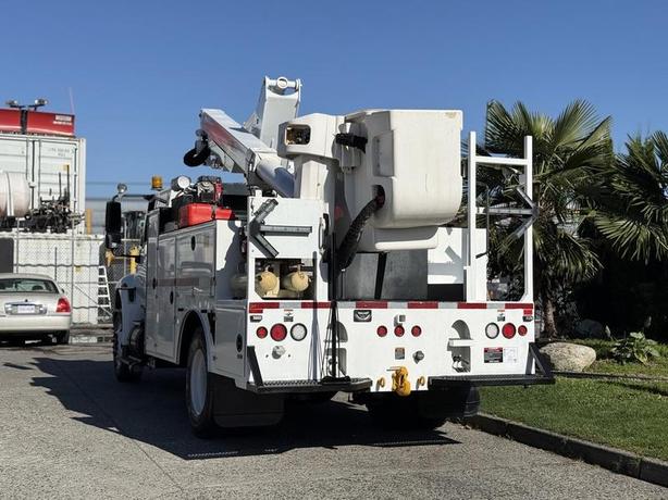 2010 International 4300 Altec Bucket Truck with Diesel Engine, Air Brakes & Serv image 7