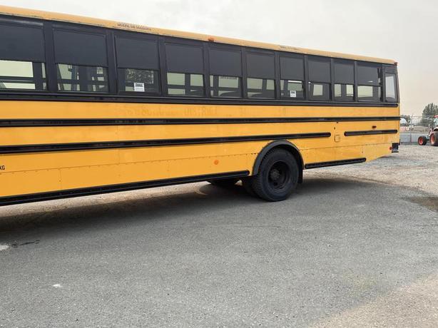 2007 Freightliner B2 48 Passenger School Bus Diesel Engine Air Brakes image 3