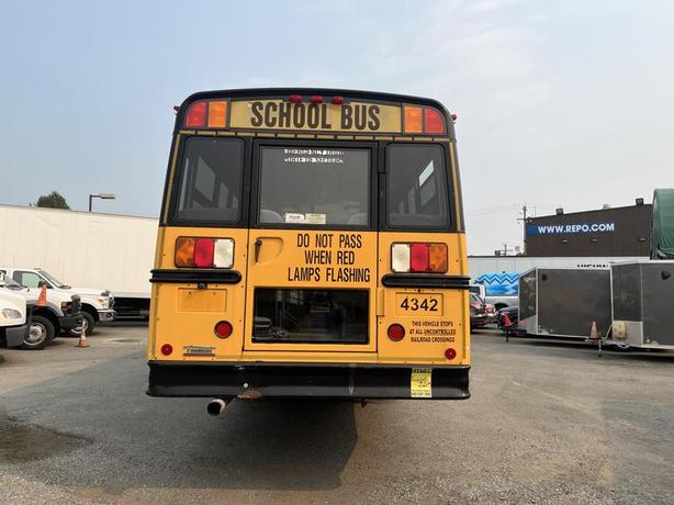 2007 Freightliner B2 48 Passenger School Bus Diesel Engine Air Brakes image 5