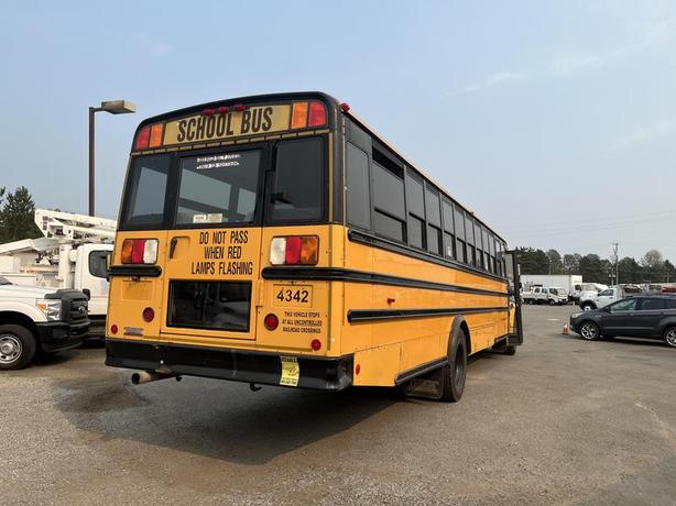 2007 Freightliner B2 48 Passenger School Bus Diesel Engine Air Brakes image 6