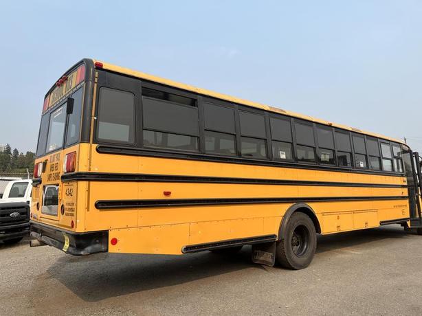 2007 Freightliner B2 48 Passenger School Bus Diesel Engine Air Brakes image 7