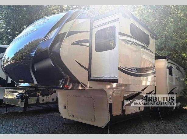 Used 2015 Grand Design Solitude 369RL image 2
