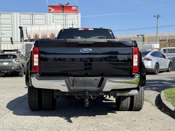 2022 Ford F-350 SD XLT Regular Cab 4X4 Dually Diesel Pickup with 8-Foot Box image 7