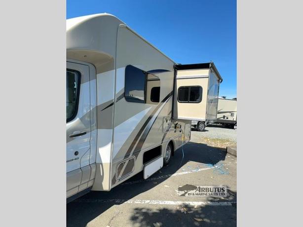 Used 2019 Thor Motor Coach Gemini 23TB image 4