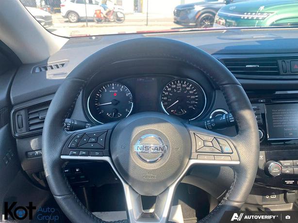 2020 Nissan Rogue SL HEATED FRONT SEATS! BLUETOOTH! SUNROOF! LEATHER INTERIOR! image 7