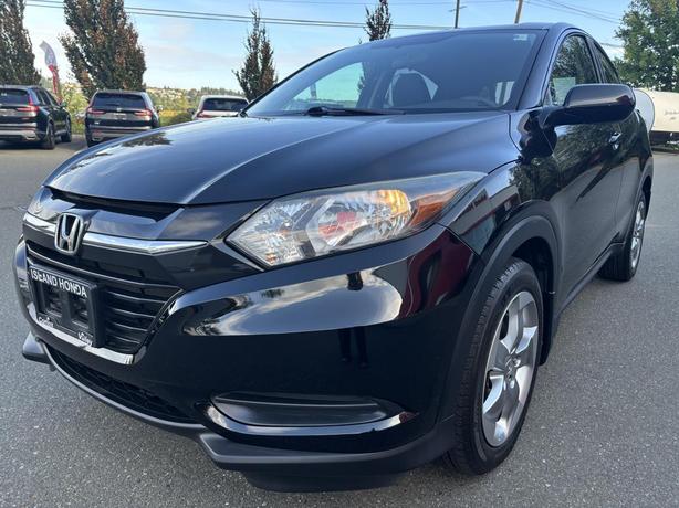 2017 Honda HR-V LX image 3