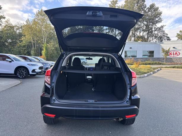 2017 Honda HR-V LX image 7