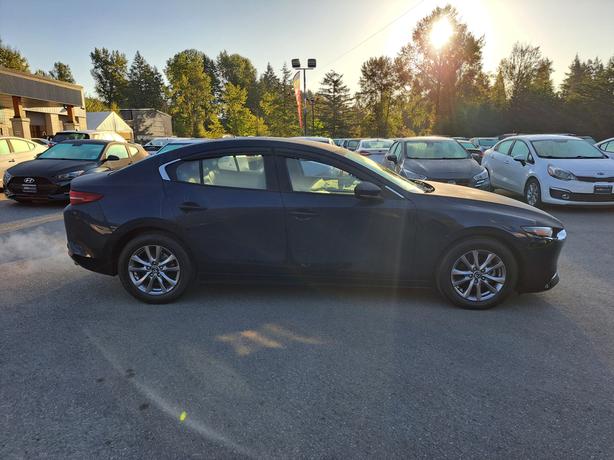2019 Mazda Mazda3 - Heated Seats, Heated Wheel, Moonroof image 5