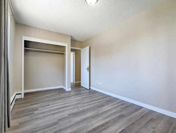 2 Bedroom Downtown Edmonton Apartments image 4