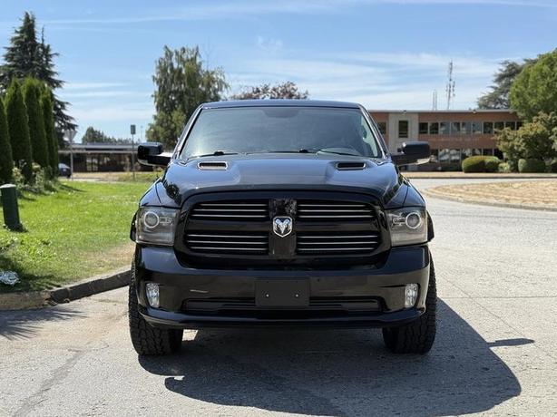 2014 Dodge Ram 1500 Sport Crew Cab Short Box 4x4 with Tonneau Cover image 3