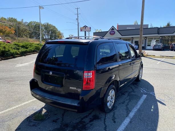 2010 Dodge  Grand Caravan SE image 5